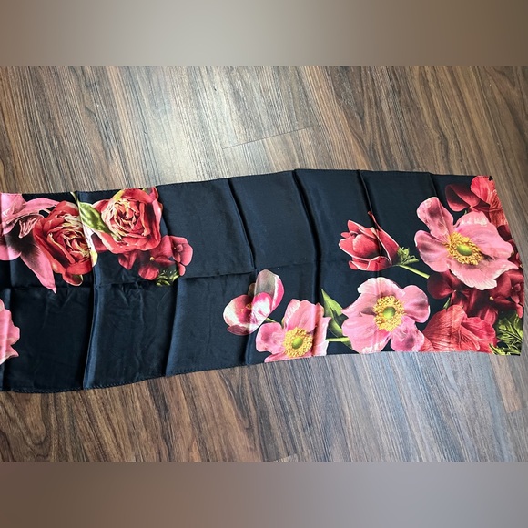 COPY - Vintage New Echo Silk scarf 51 x 11 - Picture 3 of 3